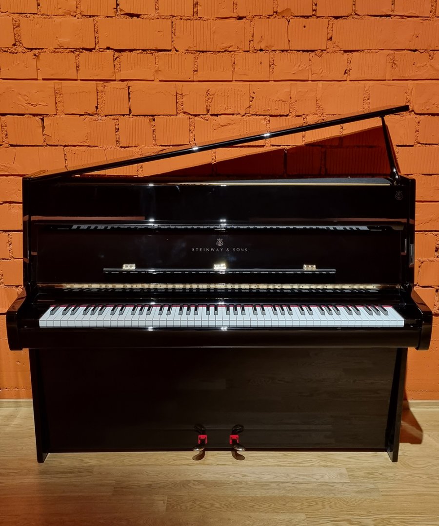 Steinway & Sons Z-114 von 1979 in Zwart glimmend
