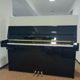 Yamaha b1 Silent von 2013 in Zwart glimmend
