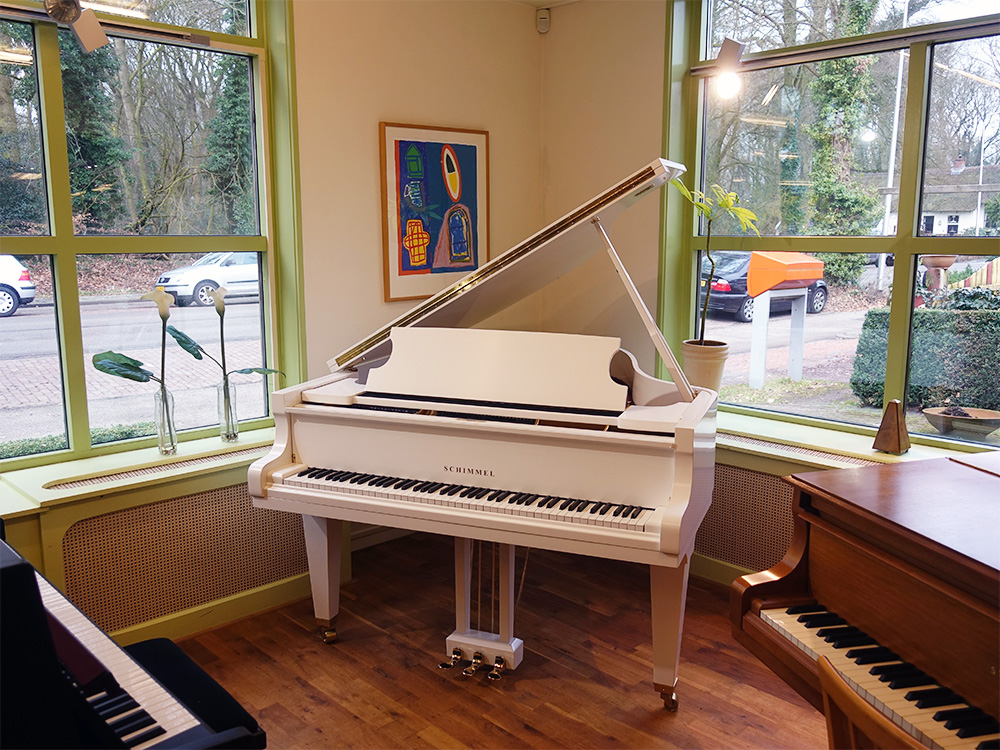 Schimmel 174 T von 1992 in Wit mat