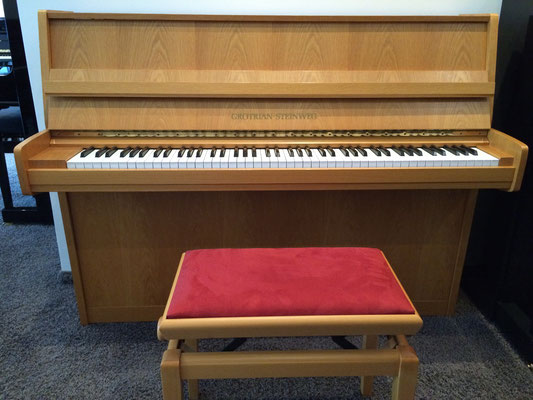 Grotrian-Steinweg 110 Eiche von 1979 in Zwart glimmend