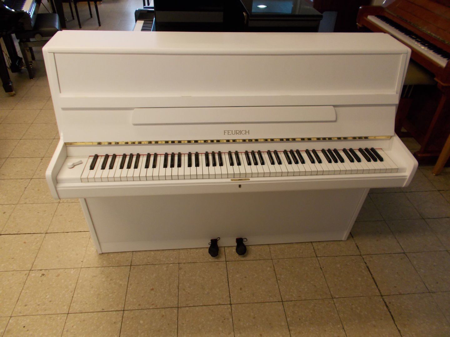 Feurich 112 von 1970 in Wit mat