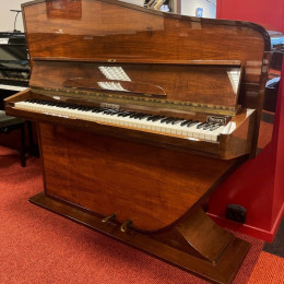 Rippen Maestro von 1966 in Noten glimmend
