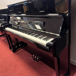 Yamaha P 121 G Silent von 2011 in Zwart glimmend