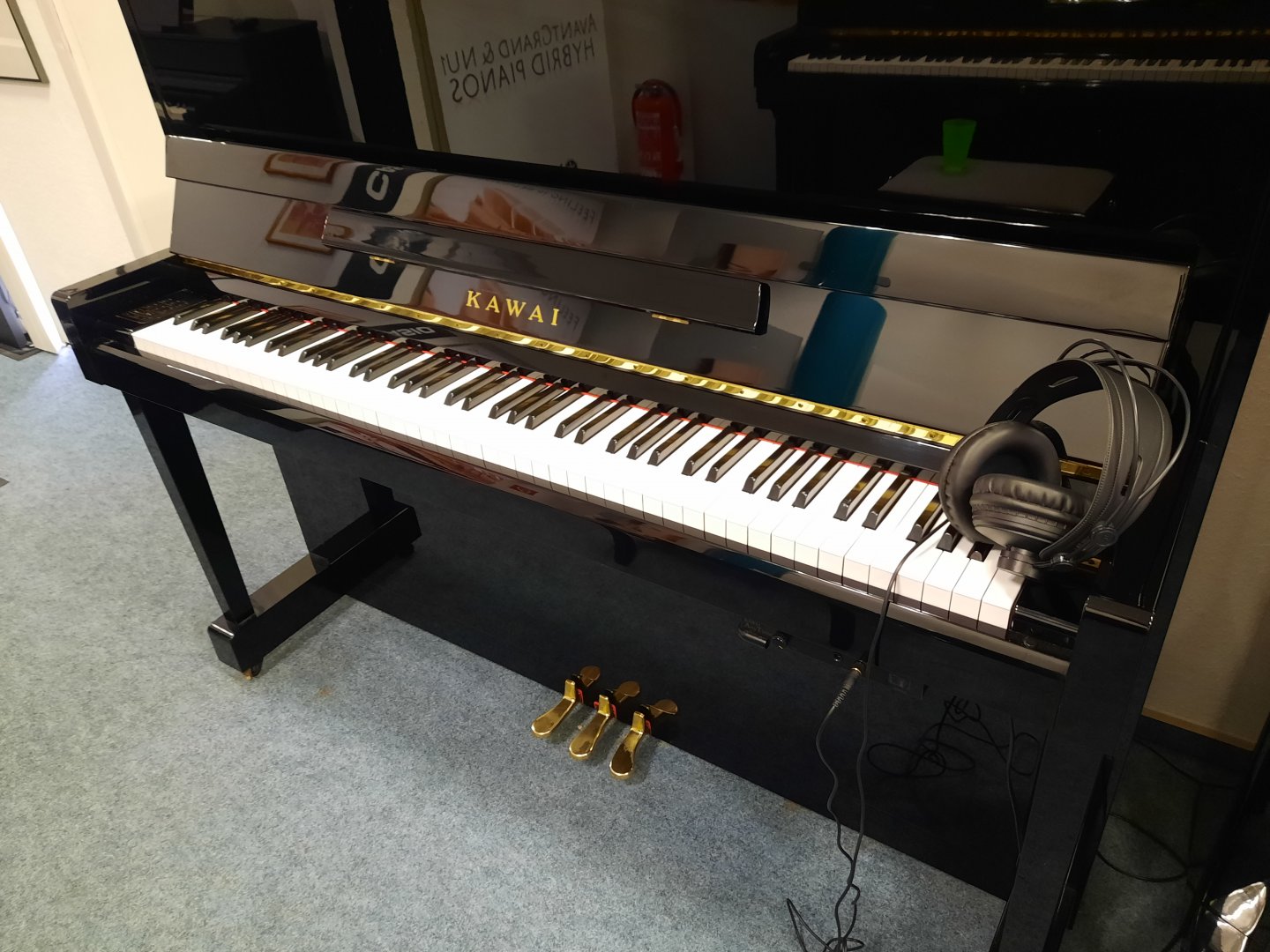 Kawai AT 125 von 1997 in Zwart glimmend