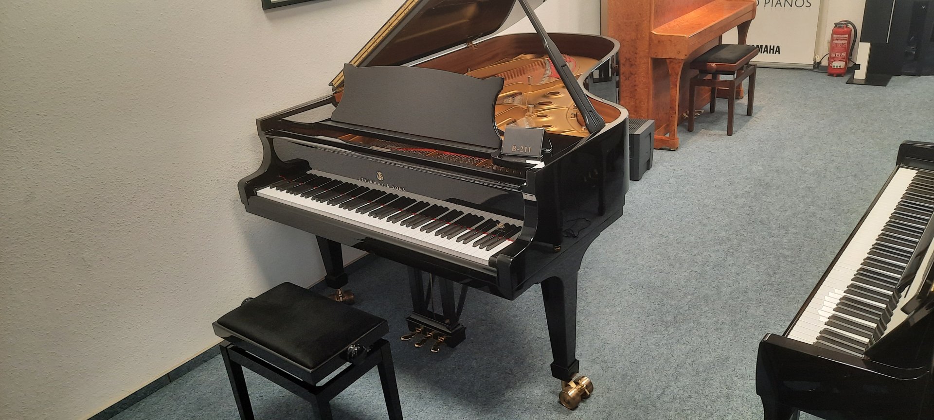 Steinway & Sons B-211 von 1994 in Zwart glimmend