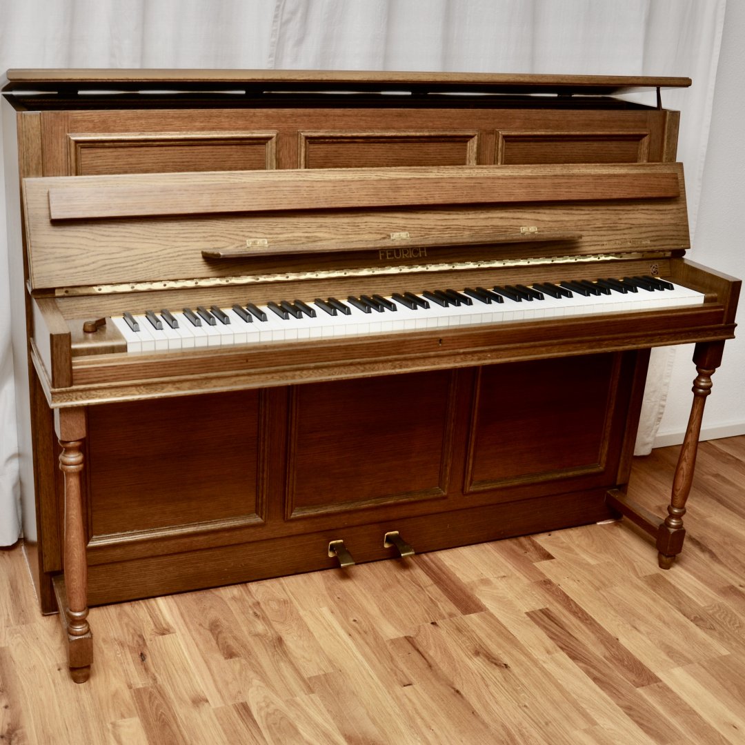 Feurich 106 von 1971 in Eiken mat