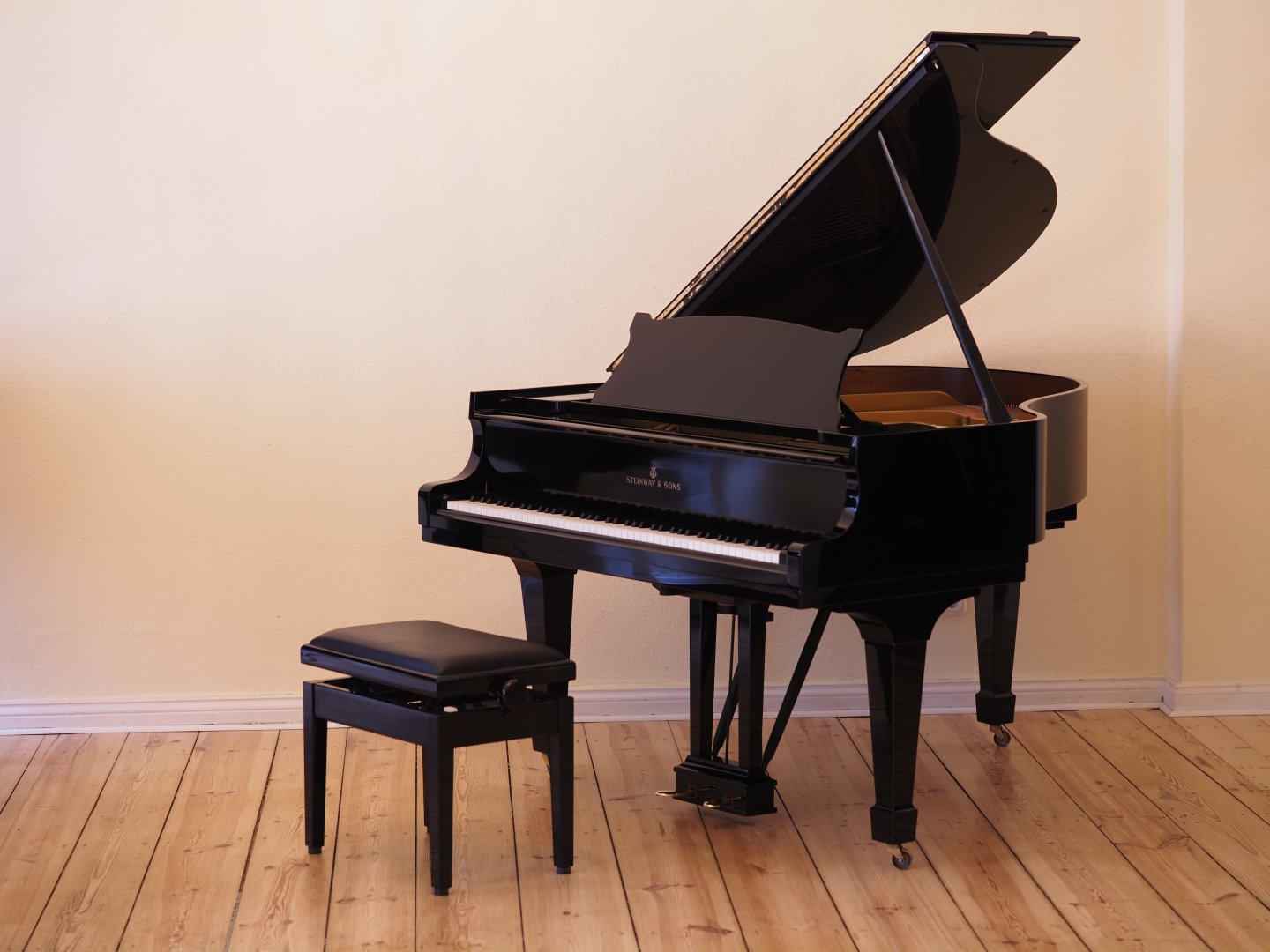 Steinway & Sons S-155 von 1963 in Zwart glimmend
