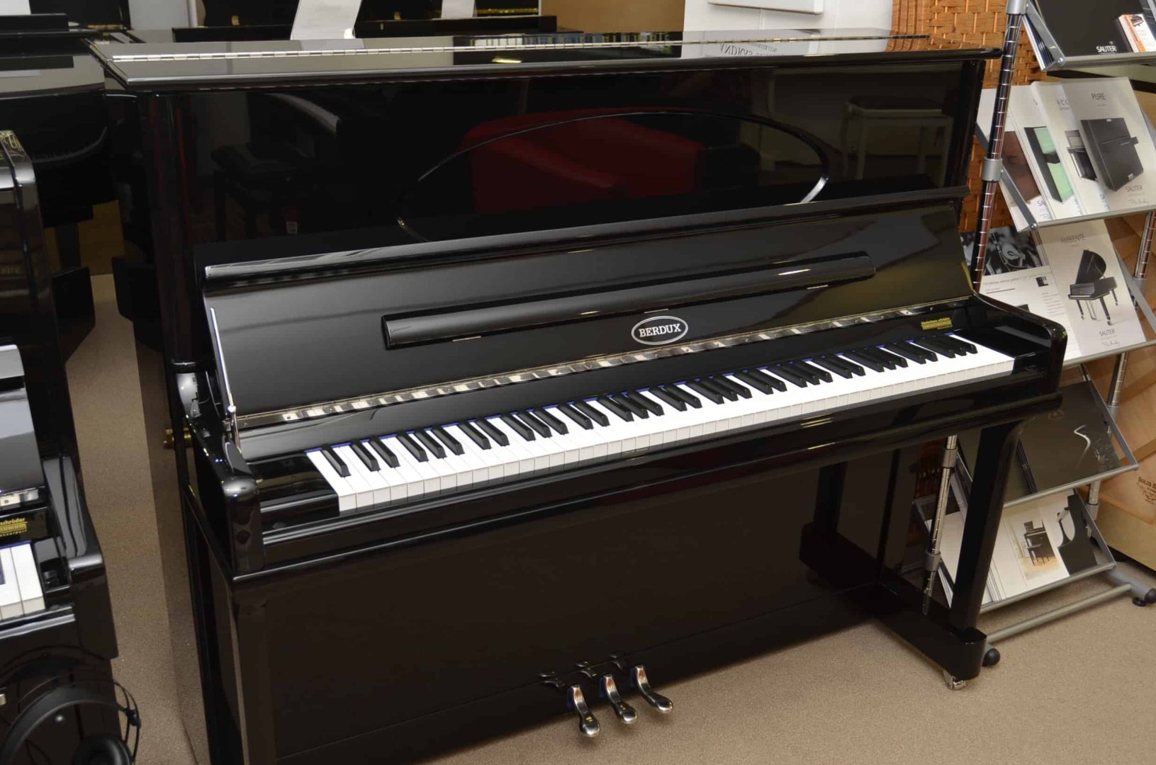 Berdux F 126 von 2019 in Zwart glimmend
